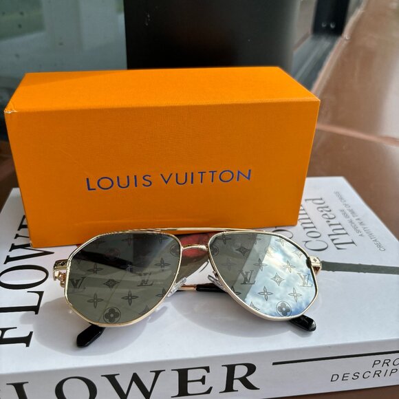 Good condition Louis Vuitton Sunglasses ---New - Picture 1 of 7